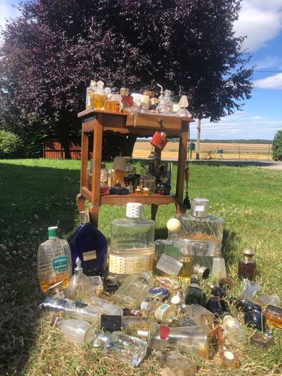IMPORTANT LOT de flacons de parfum, miniatures,...