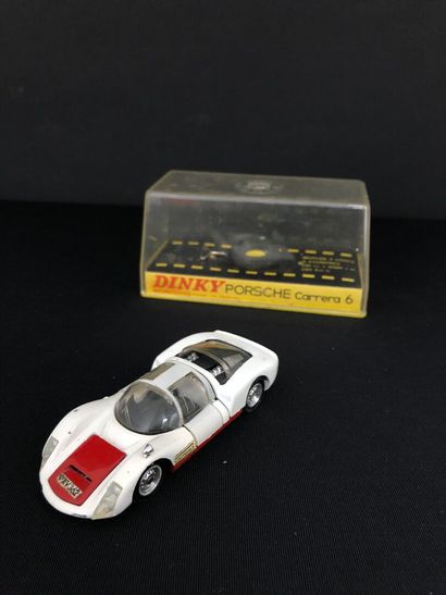DINKY TOYS :
Porsche Carrera 6 banche et...