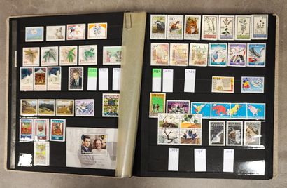 Lichtenstein stamp collection in two albums
mint...
