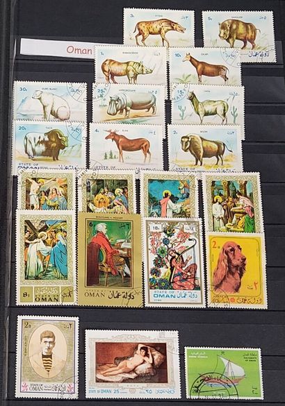 Set of thirteen well-classified Le Monde...