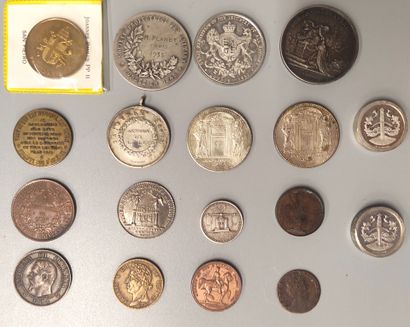 Divers Monde - Lot of 18 Medals or Tokens...