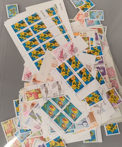 Batch of new modern French preliminaries