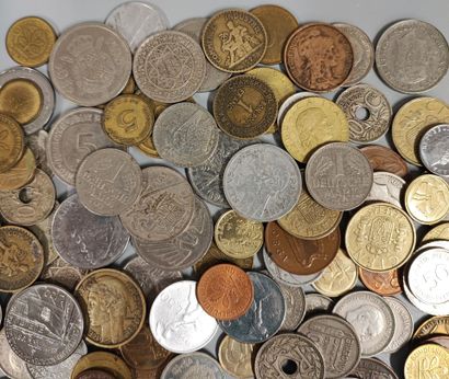 Lot of various world coins
approx. 900 g