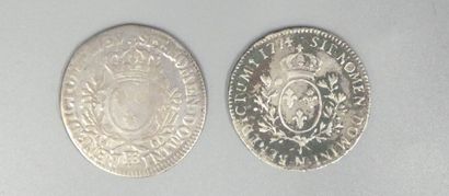 Lot of two silver shields:
Ecu à la vielle...