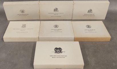 World - Set of 7 different small format BU...