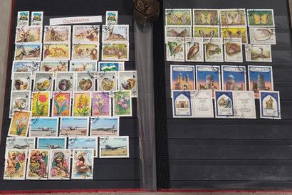 Set of thirteen well-classified Le Monde...