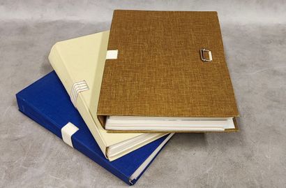 Collection of official documents from 1976...