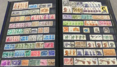 Set of thirteen well-classified Le Monde...