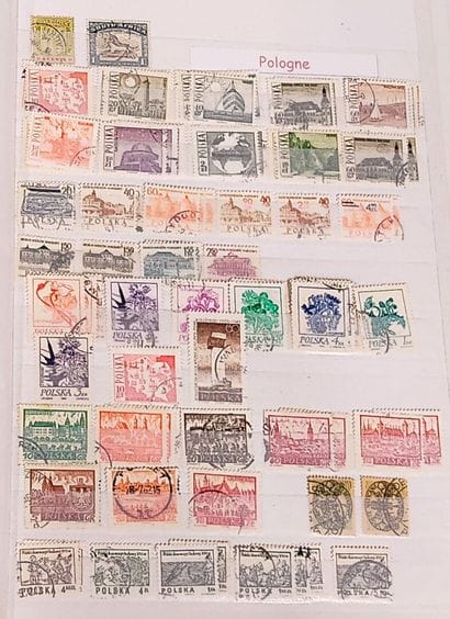 Set of thirteen well-classified Le Monde...