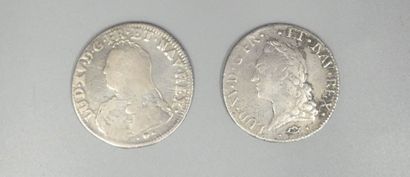 Lot of two silver shields:
Ecu à la vielle...