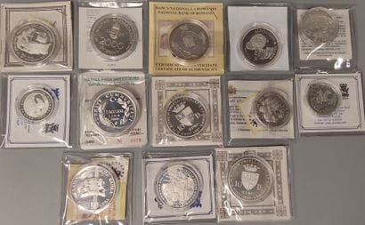 World - Lot of 13 various coins (Euro and...