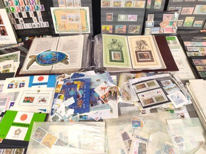 Lot of mint stamps of the World including...
