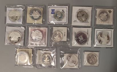 World - Lot of 14 various coins (Euro and...
