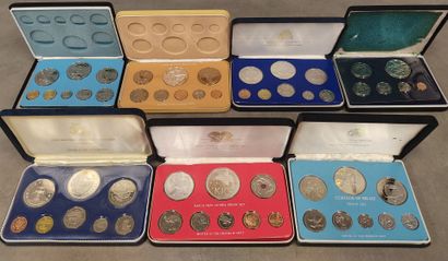 World - Set of 7 different small format BU...