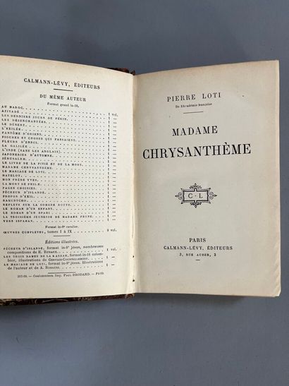 [Japon]. Lot de livres comprenant :
-LA VAUDERE...