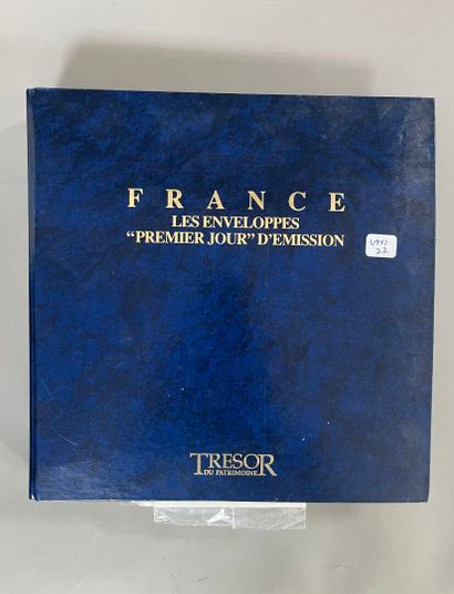 [Premier jour]. [Monnaie]. LOT de 3 albums...