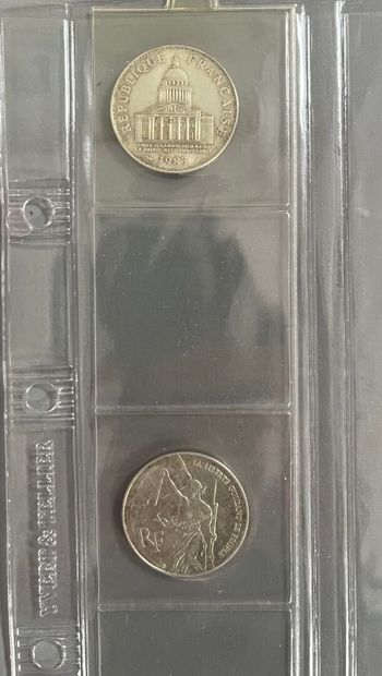 [Monnaie]. [France]. ALBUM de monnaies France.
Plusieurs...
