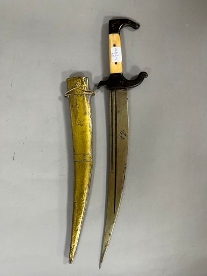 SUITE of 5 daggers.
In leather fabric.
Travel...