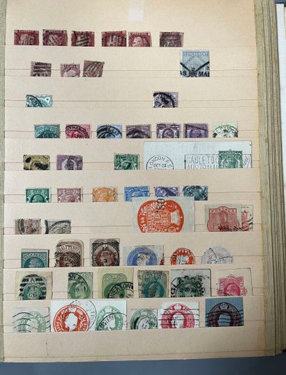[Philately]. [World]. LOT of 5 binders/albums...