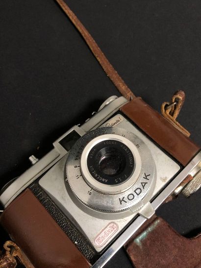 LOT of cameras and accessories
Such as Kodak,...