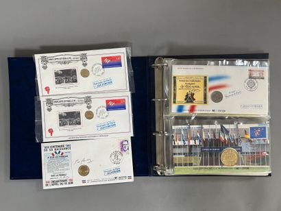 [Premier jour]. [Monnaie]. LOT de 3 albums...