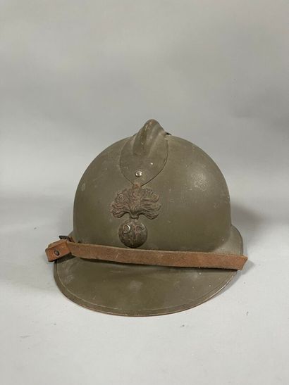 [Military equipment]. [France]. CASQUE ADRIAN...