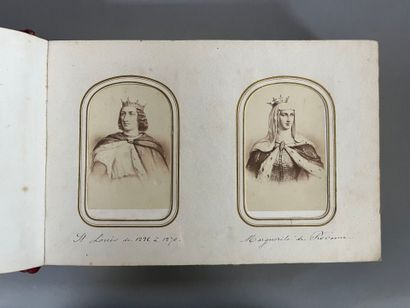 LOT of 5 ALBUMS of postcards and photos.
Also...