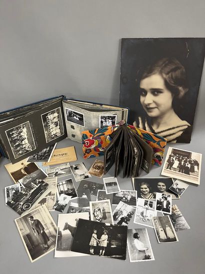 LOT of 5 ALBUMS of postcards and photos.
Also...