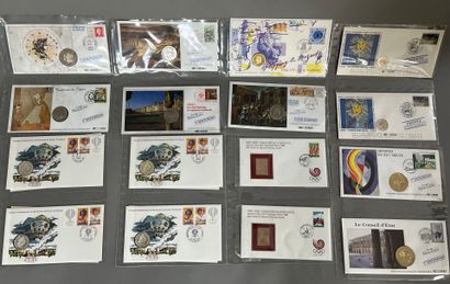 [Premier jour]. [Monnaie]. LOT de 3 albums...