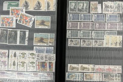 [Philately]. [France]. LOT of 3 albums of...