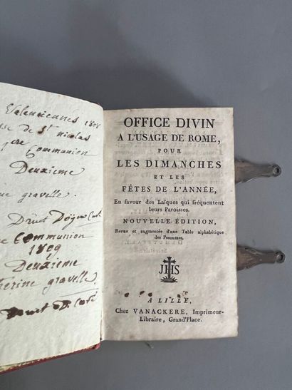 [Joystick]. Lot of books including: 
-L'Office...