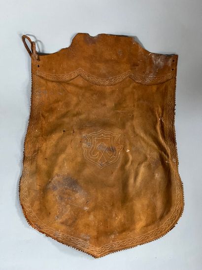 SUITE of 5 daggers.
In leather fabric.
Travel...