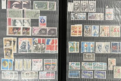 [Philately]. [France]. LOT of 3 albums of...