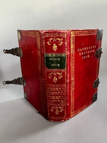 [Joystick]. Lot of books including: 
-L'Office...