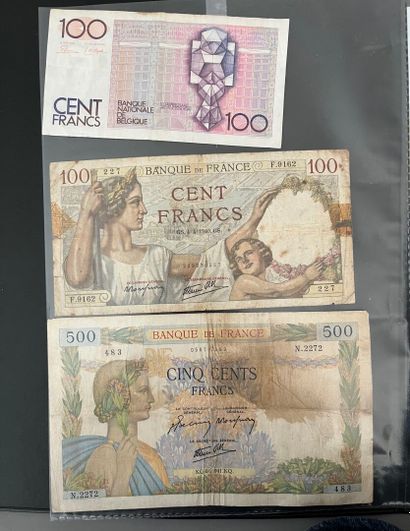 CLASSEUR avec plus de 150 billets monde.
On...