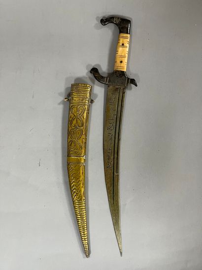 SUITE of 5 daggers.
In leather fabric.
Travel...