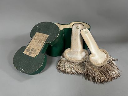 [Military equipment]. [France]. CASQUE ADRIAN...