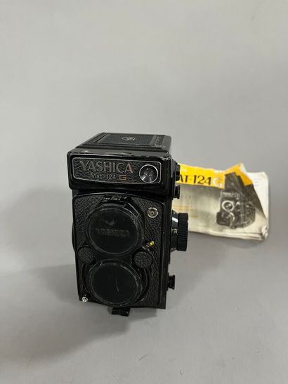 YASHICA.
6x6 camera, YASHICA MAT 124 G.
Serial...