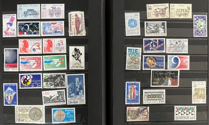 [Philately]. [France]. LOT of 3 albums of...
