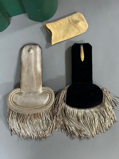 [Military equipment]. [France]. CASQUE ADRIAN...