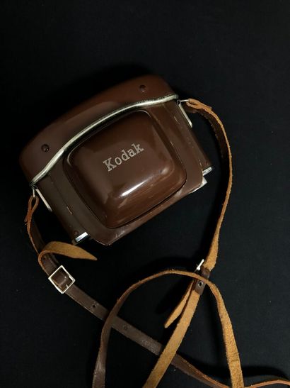 LOT of cameras and accessories
Such as Kodak,...