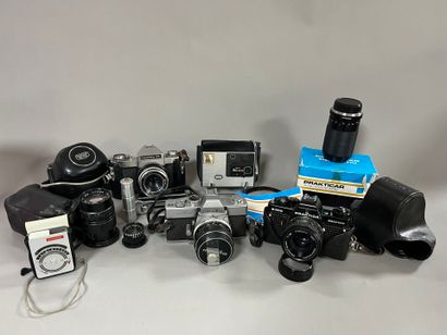 CAMERA SET : 
PRAKTICA B200 in case with...