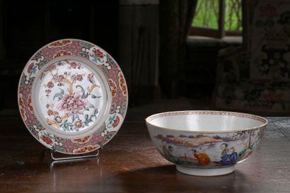 CHINA, 18th century
Porcelain bowl decorated...