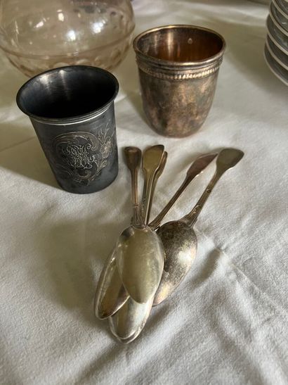 Silver lot comprising five spoons, filet...