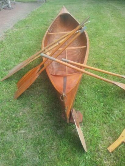 Canadian canoe, circa 1900
H. 30 L. 460 D.95...