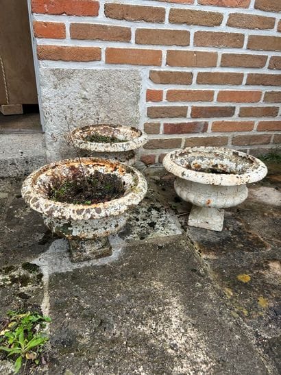 Suite of three cast-iron basins with gadroon...