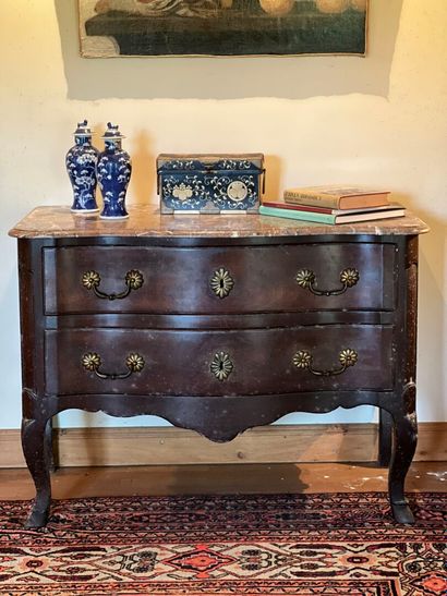 Louis XV period natural wood chest of drawers
It...