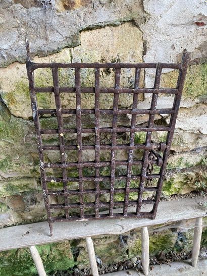 Wrought-iron master gate 
H. 61 L. 45 cm