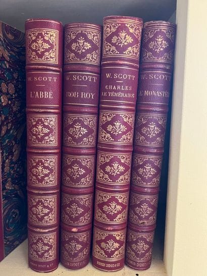 Walter Scott
20 volumes 
Paris 1884 Firmin...