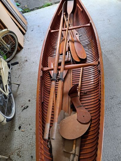 Canadian canoe, circa 1900
H. 30 L. 460 D.95...